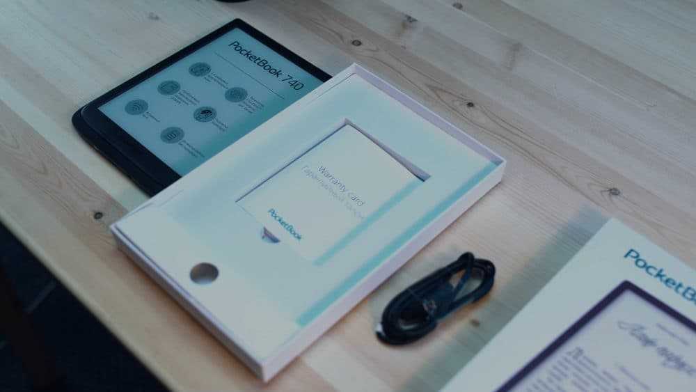 Обзор ридера PocketBook 740 - огромный экран 7,8" на 300 ppi, быстрый процессор, подсветка, автономность до двух месяцев. Претендент на звание лучшего!
