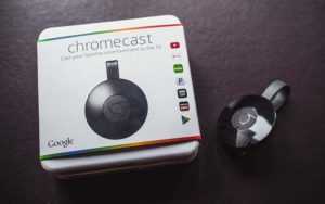 Google chromecast 2018. медиаплеер для трансляции со смартфона на телевизор без smart tv и кабеля