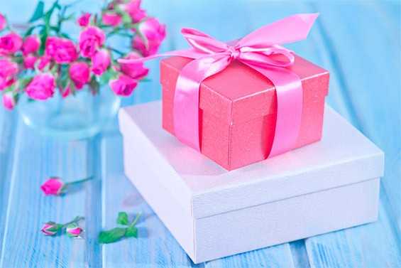 Топ-165 подарков женщине на день рождения: огромный список 2020